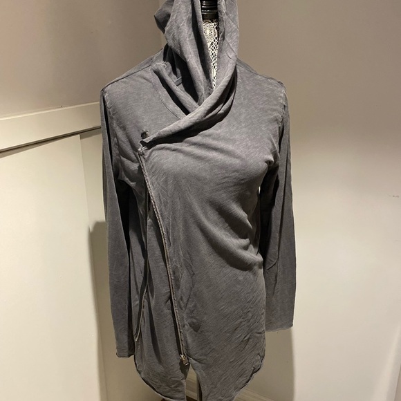 H&M drapey top with zipper size S - Picture 1 of 4